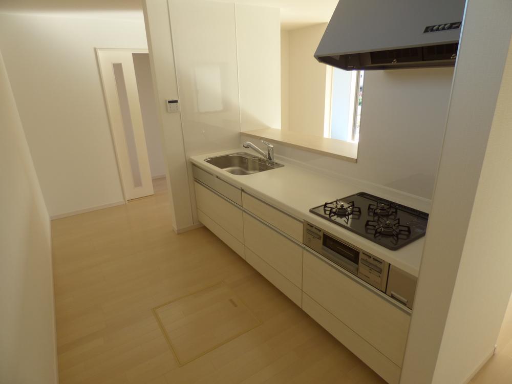 Kitchen.  [Building 2 Kitchen] (December 2013) Shooting