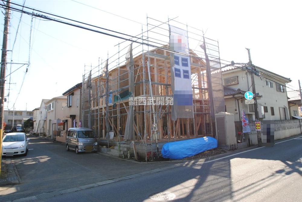 Local photos, including front road. Local (11 May 2013) Shooting