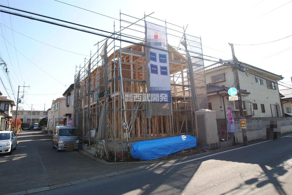 Local photos, including front road. Local (11 May 2013) Shooting