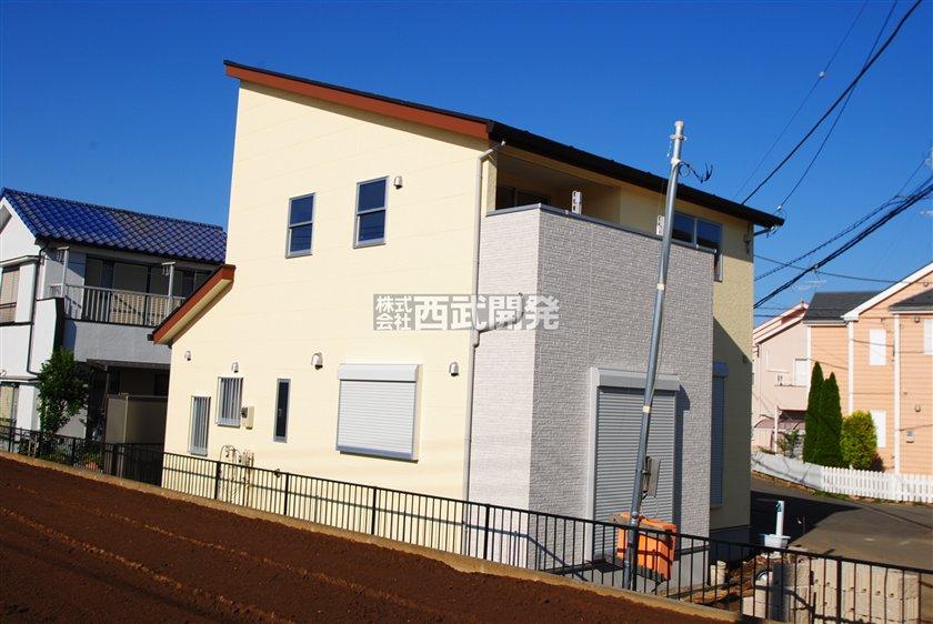 Local appearance photo. Local (10 May 2013) Shooting