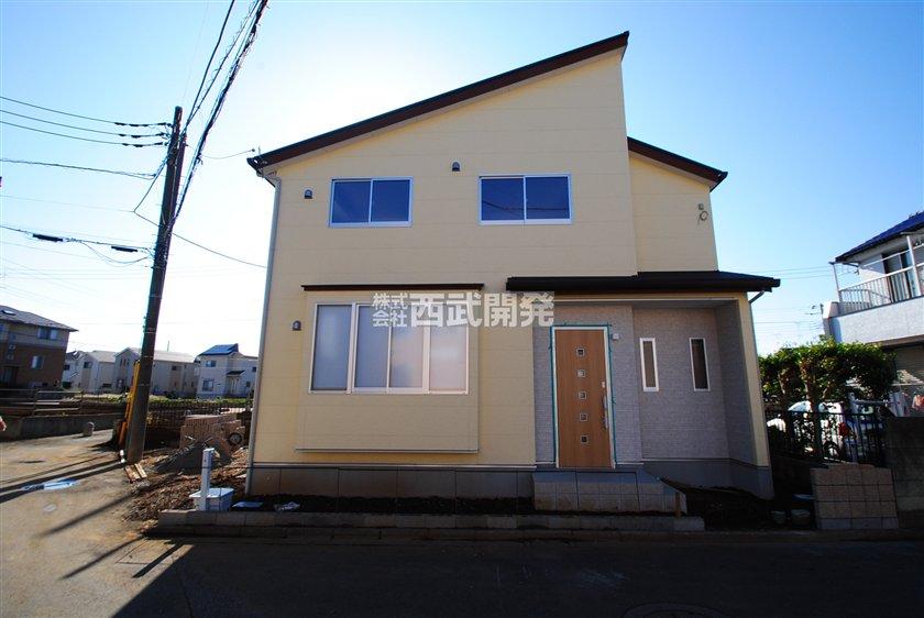 Local photos, including front road. Local (10 May 2013) Shooting