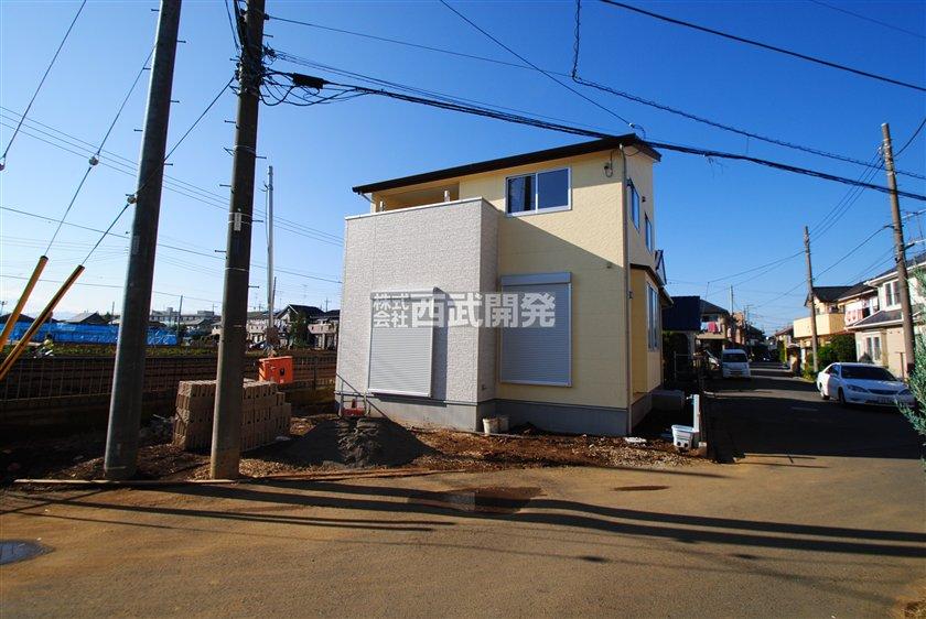 Local photos, including front road. Local (10 May 2013) Shooting