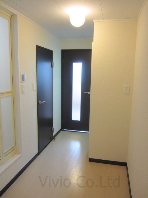 Other room space. Is the space around the kitchen. 