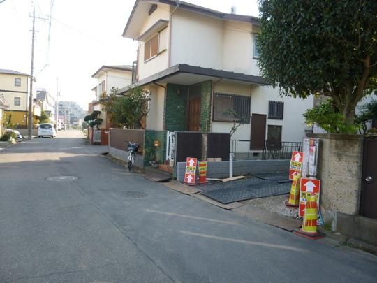 Local photos, including front road. Front road 1