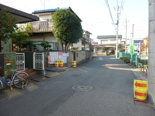 Local photos, including front road. Front road 2