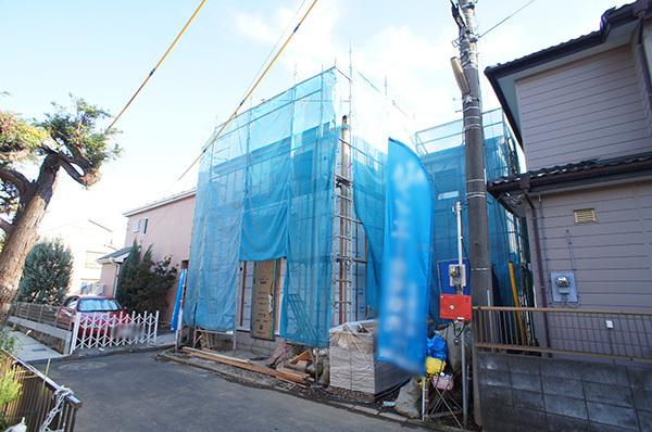 Local photos, including front road. 11 / 8 shooting Completion of framework