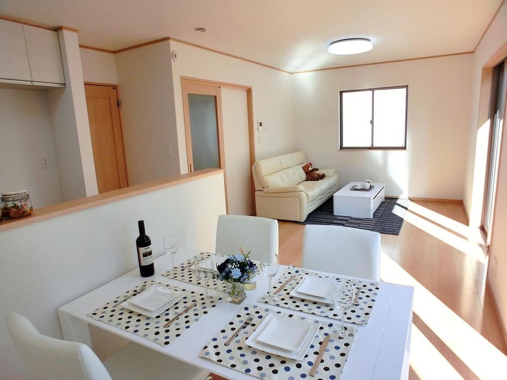 Living. Reference: construction cases