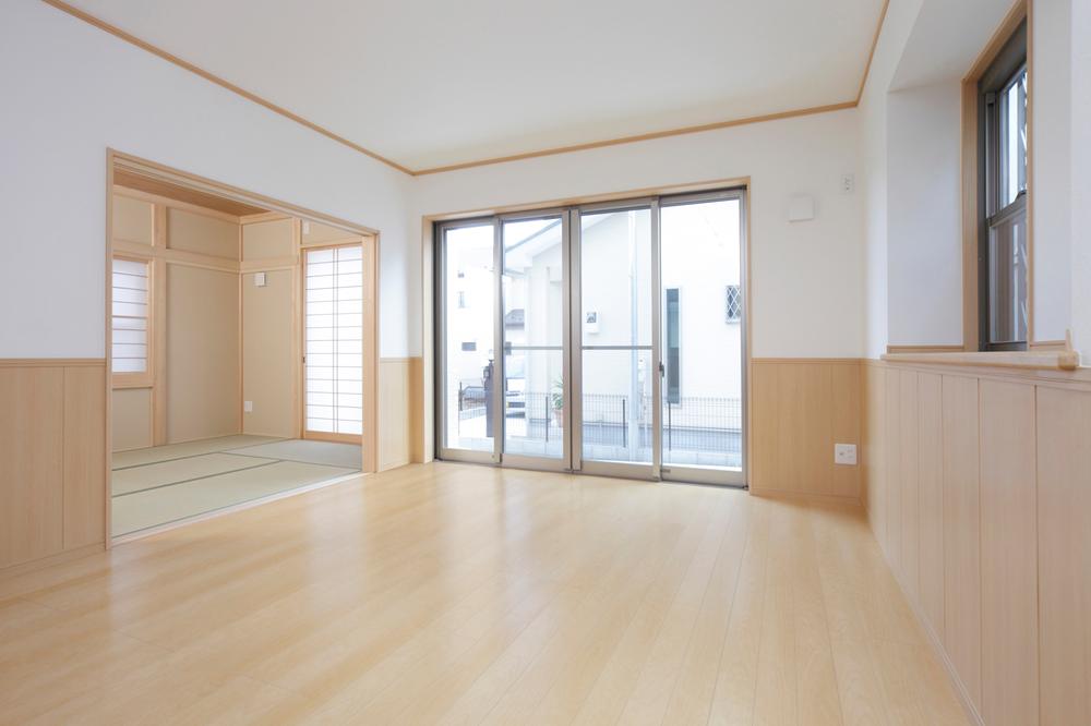 Same specifications photos (living). ( Building) same specification