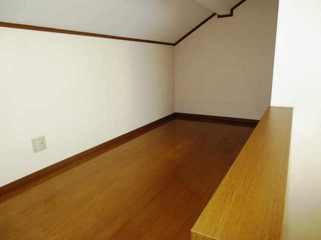 Other room space. loft