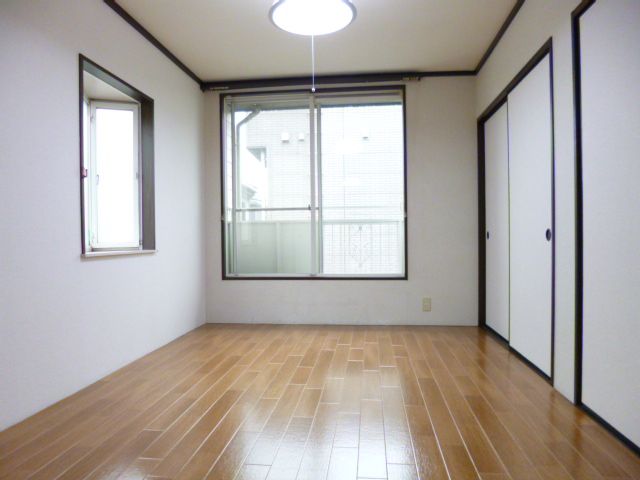 Living and room. It is a state of 6 Pledge of Western-style as seen from the 4.5 Pledge of Western-style.