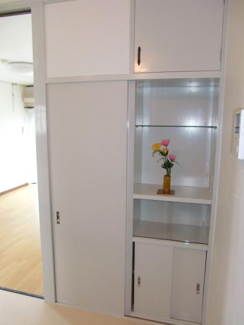 Receipt. Entrance before storage