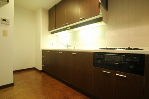 Kitchen. Apamanshop Tsurugashima shop TEL: 049-233-7511