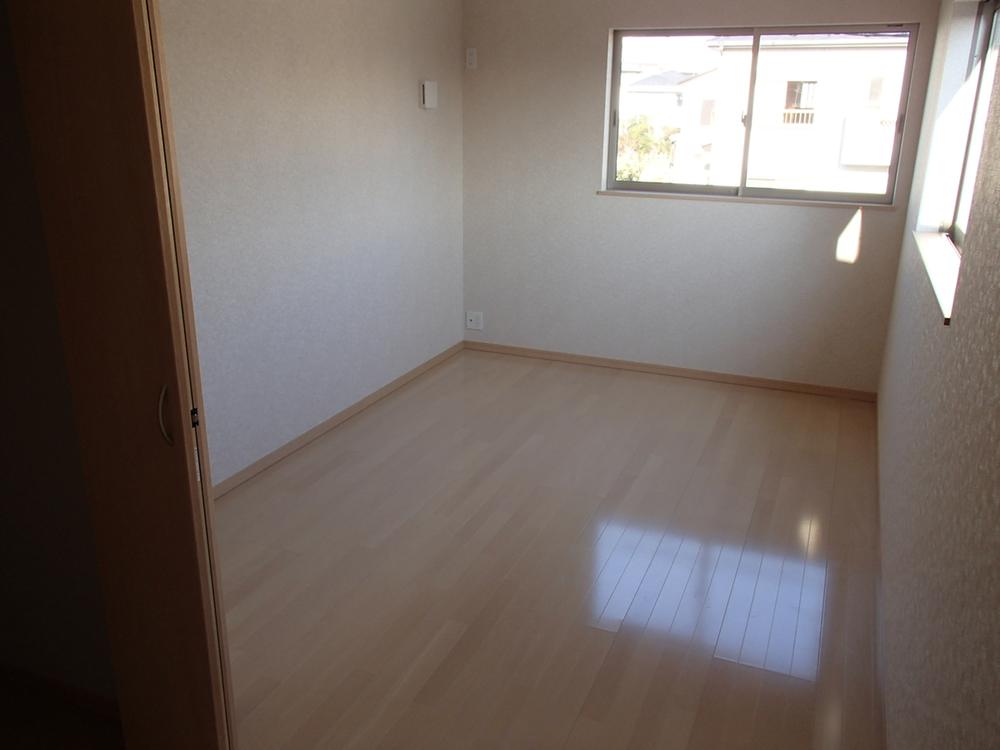 Non-living room. Local (12 May 2013) Shooting