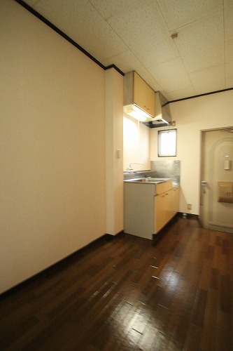 Living and room. Apamanshop Tsurugashima shop TEL: 049-233-7511