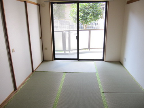 Other room space. Japanese-style room (approximately 6.0 tatami mats)