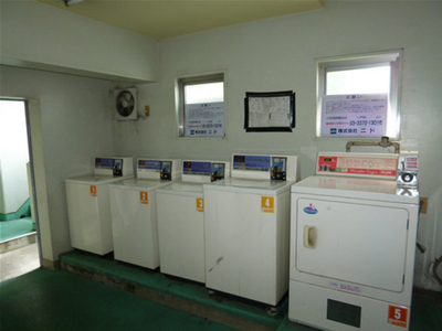 Other common areas. There is a laundry room in 1F.