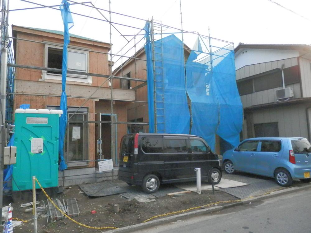 Local photos, including front road. Local (11 May 2013) Shooting