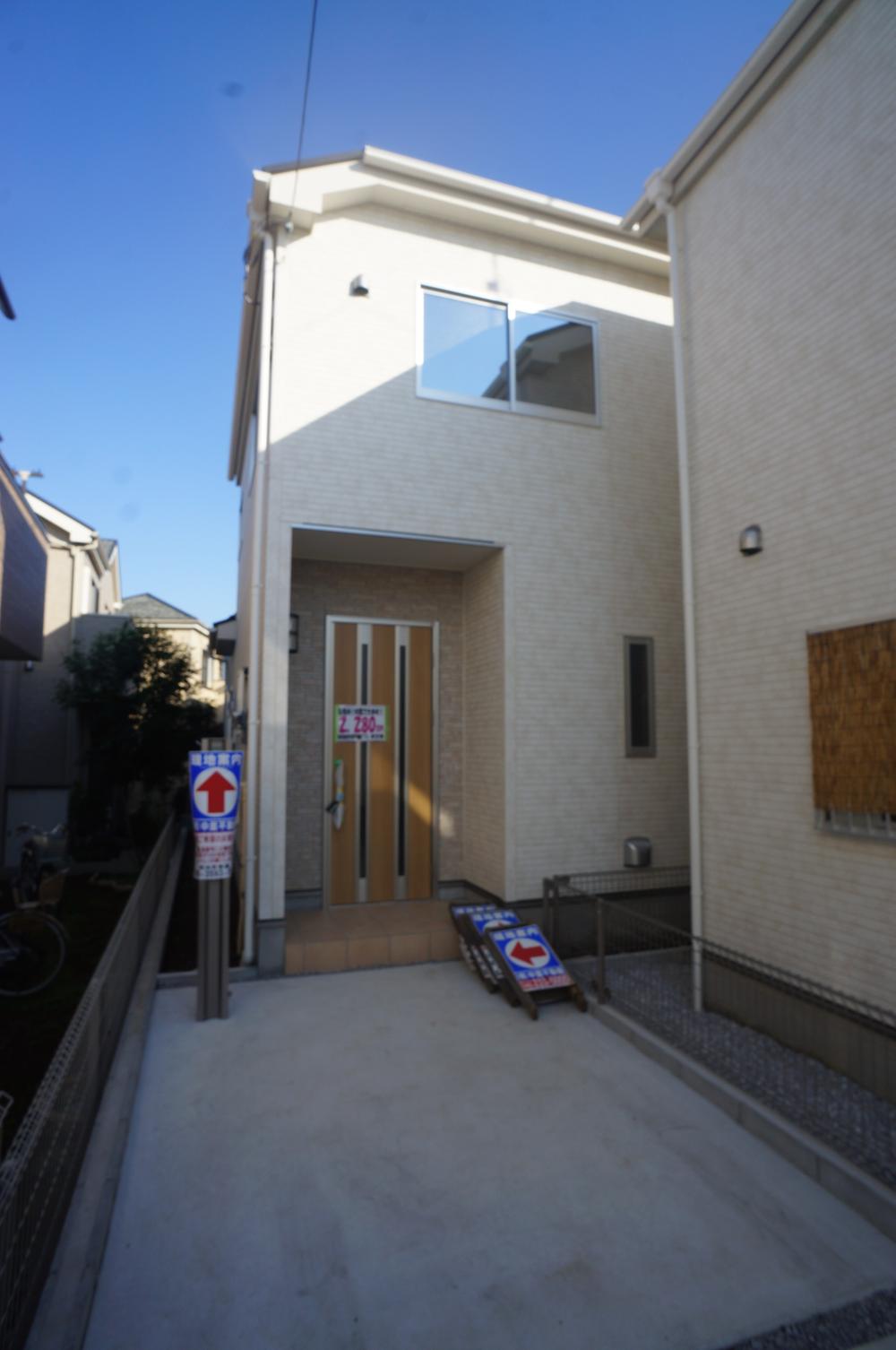 Local appearance photo. Local (12 May 2013) Shooting