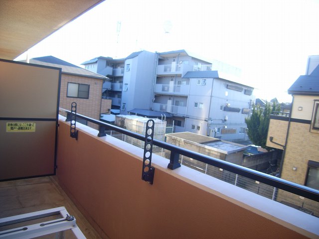 View. top floor, View at the corner room is good!