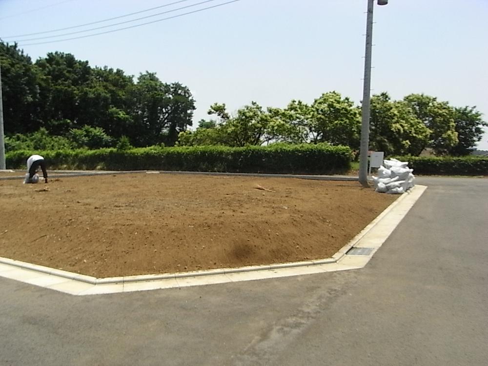 Current view good because all the vacant lot.