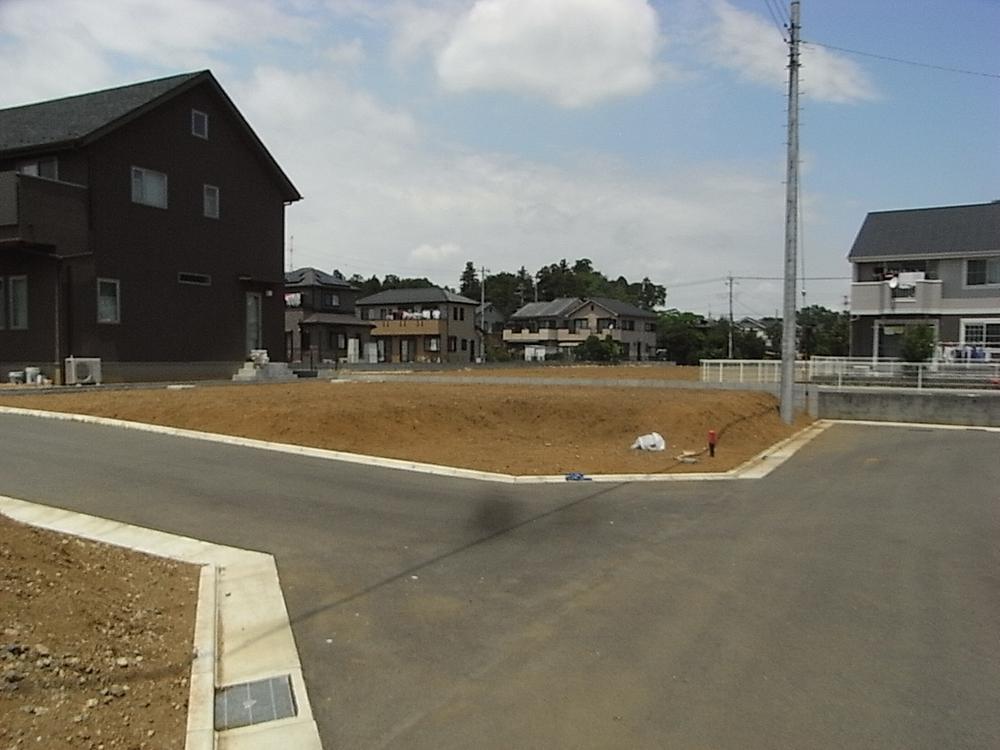 Local land photo. No construction conditions.