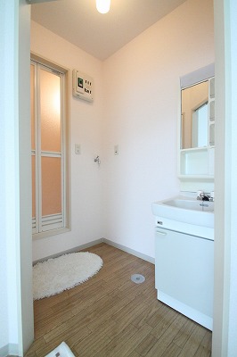 Washroom. Apamanshop Tsurugashima shop TEL: 049-233-7511