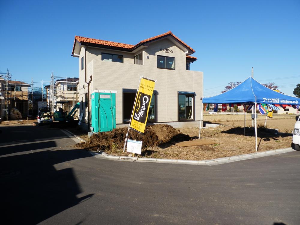 Local photos, including front road. Local (11 May 2013) Shooting