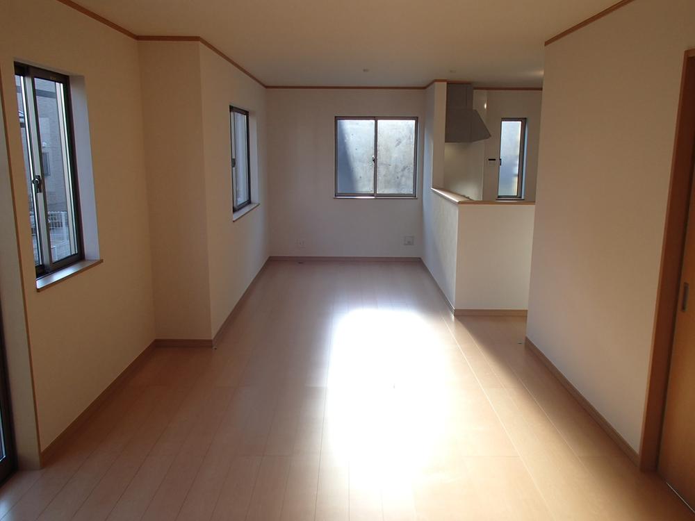 Living. Local (12 May 2013) Shooting