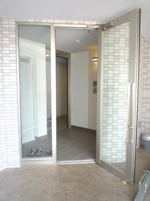 Entrance. Same type completed image