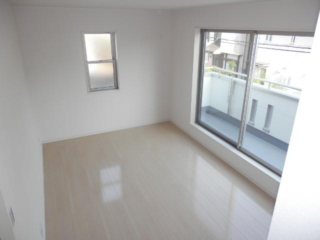 Same specifications photos (Other introspection). Same specifications