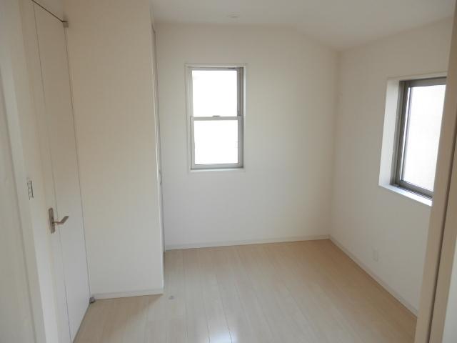 Same specifications photos (Other introspection). Same specifications