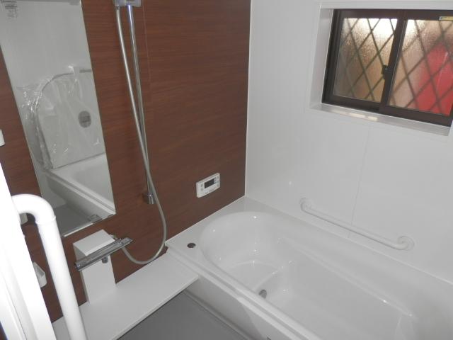 Bathroom. Local (June 2013) Shooting