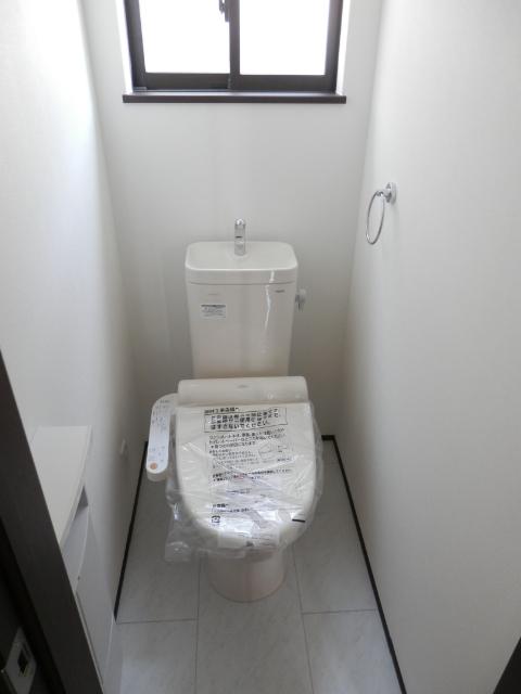 Toilet. Local (June 2013) Shooting