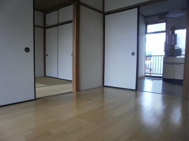 Living and room. Western-style (1)