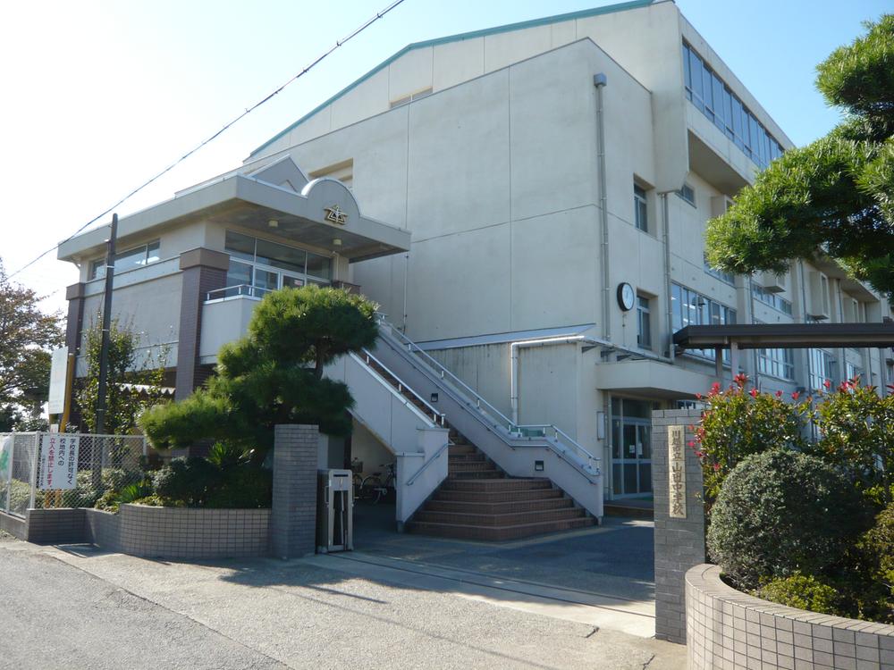 Junior high school. 1459m to Kawagoe Tateyama Tanaka school