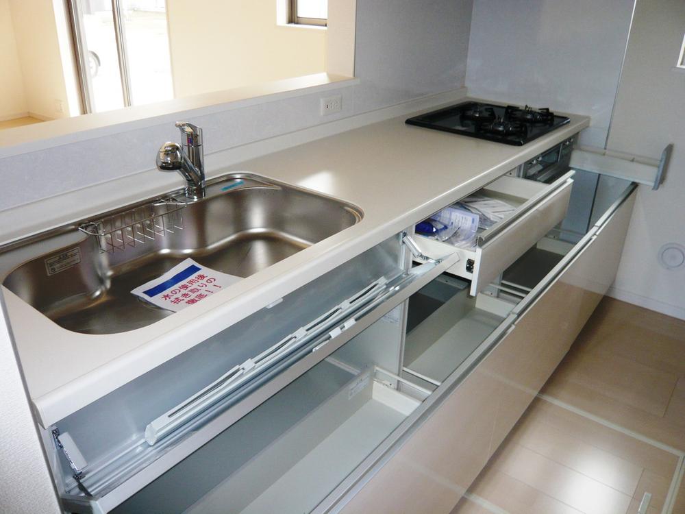 Kitchen. Indoor (12 May 2013) Shooting