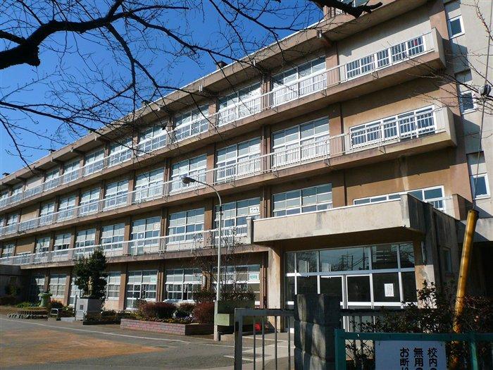 Primary school. 1200m to Fukuhara elementary school
