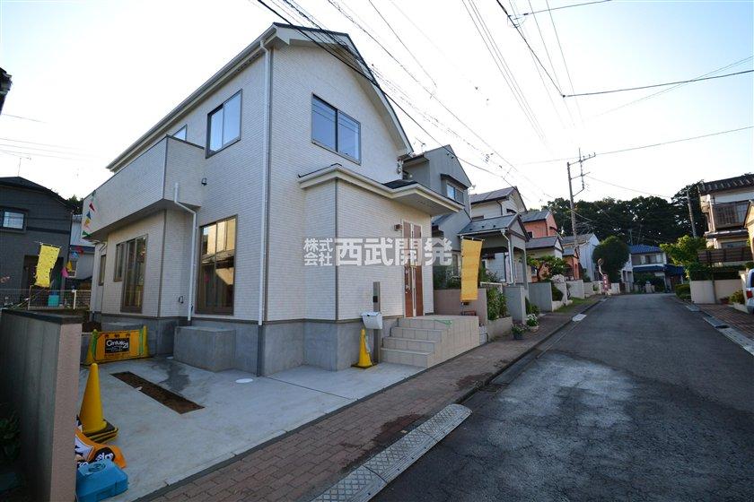 Local photos, including front road. Local (August 2013) Shooting