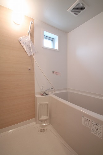 Bath. Same building ・ It is a photograph of another room.