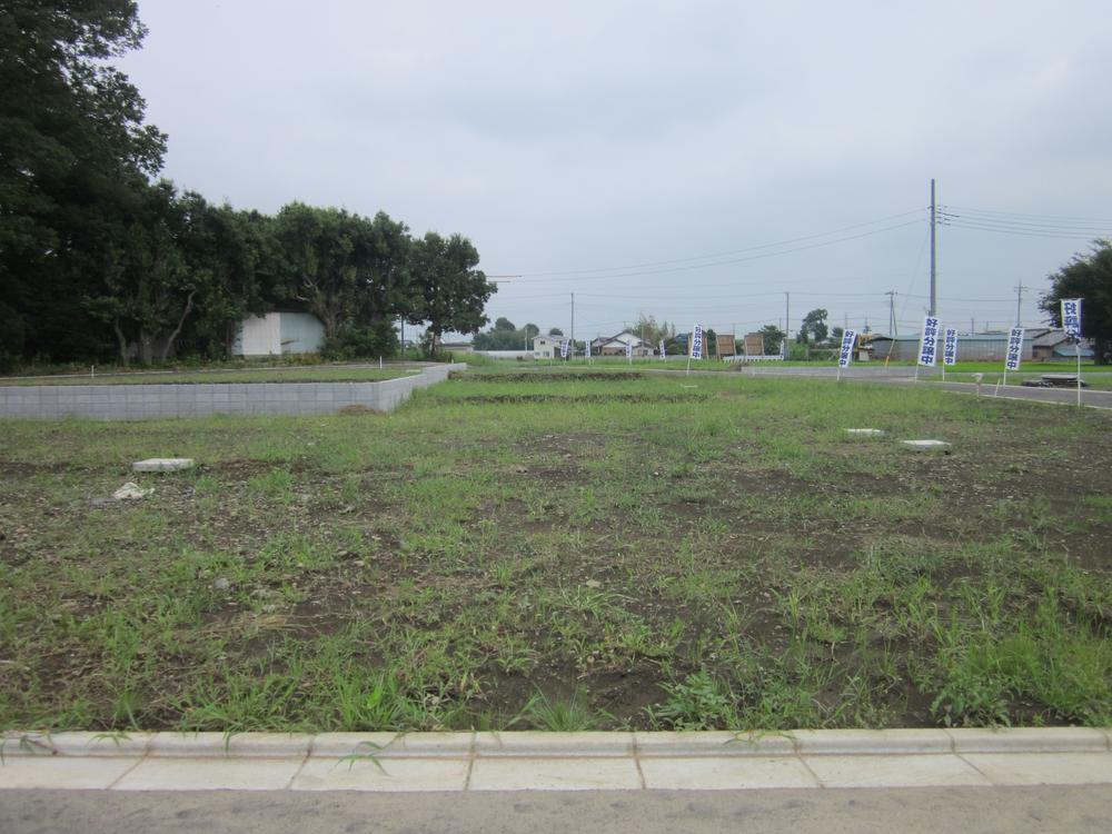 Local land photo. All sections 200 sq m or more!