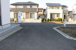 Local photos, including front road. Local (11 May 2013) Shooting