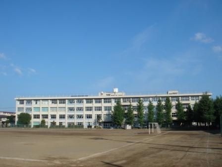 Junior high school. Kasumigaseki 910m until junior high school