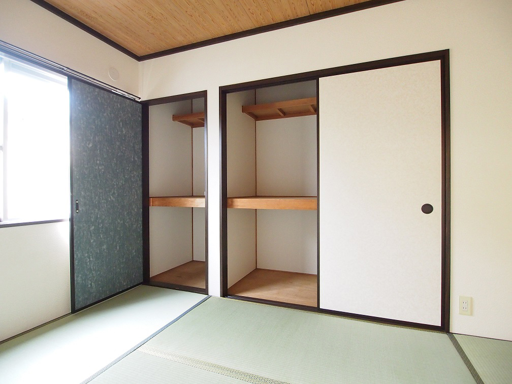 Receipt. Closet could store plenty