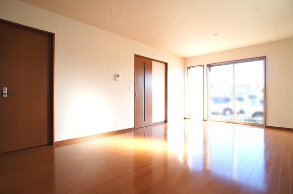 Living. Conversation of your family is lively, Open-minded LDK Indoor (12 May 2013) Shooting Building 2