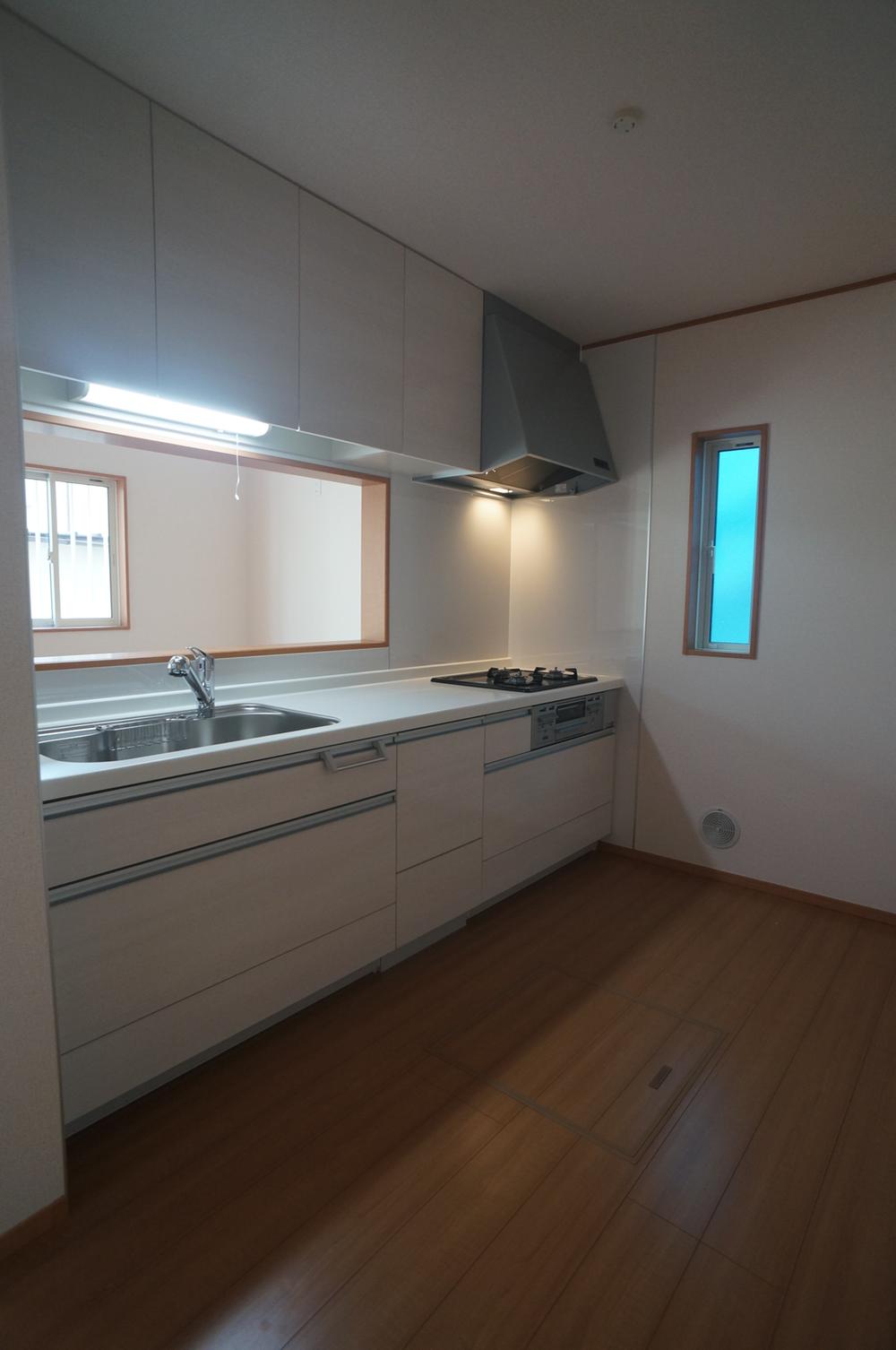 Kitchen. Indoor (11 May 2013) Shooting