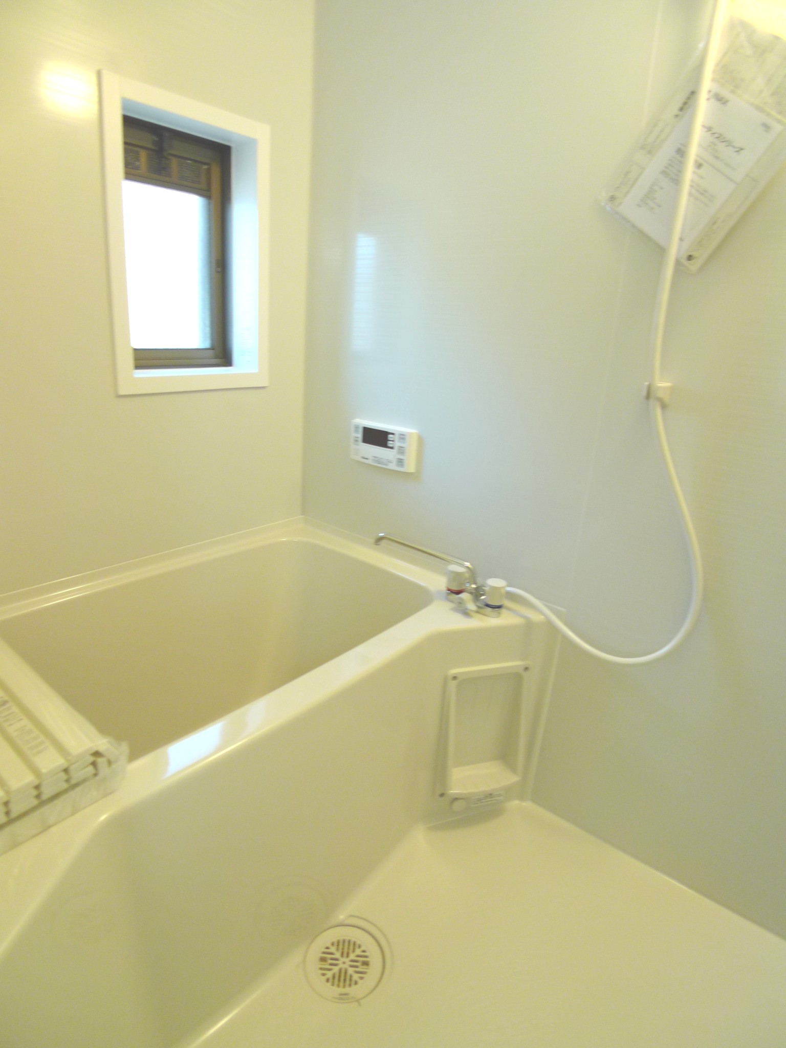 Bath. With windows with add cooked