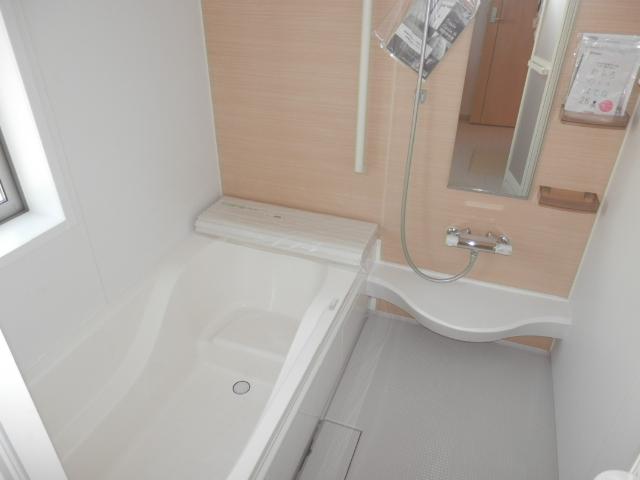 Bathroom. 7 Building site (December 2013) Shooting