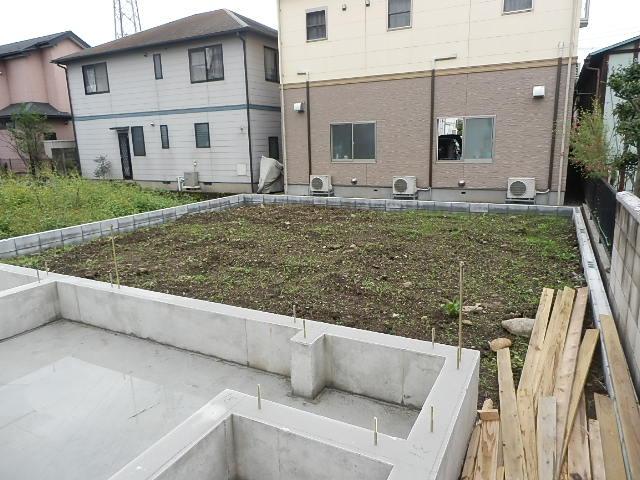 Garden. Local (10 May 2013) Shooting