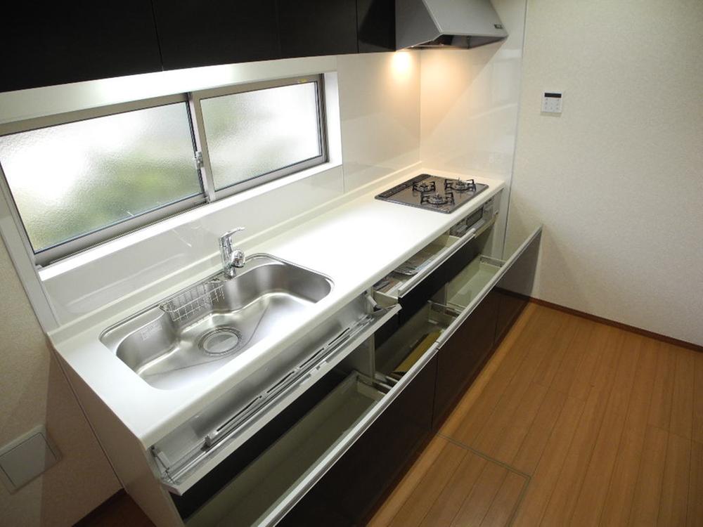 Kitchen. Indoor (12 May 2013) Shooting