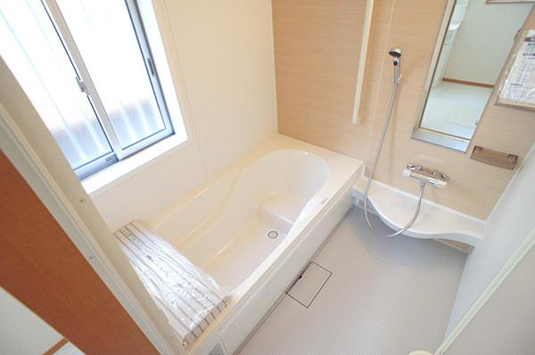 Bathroom. Building 2